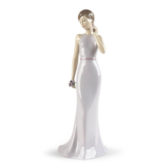Nao Porcelain | Scultura "Ragazza Elegante"