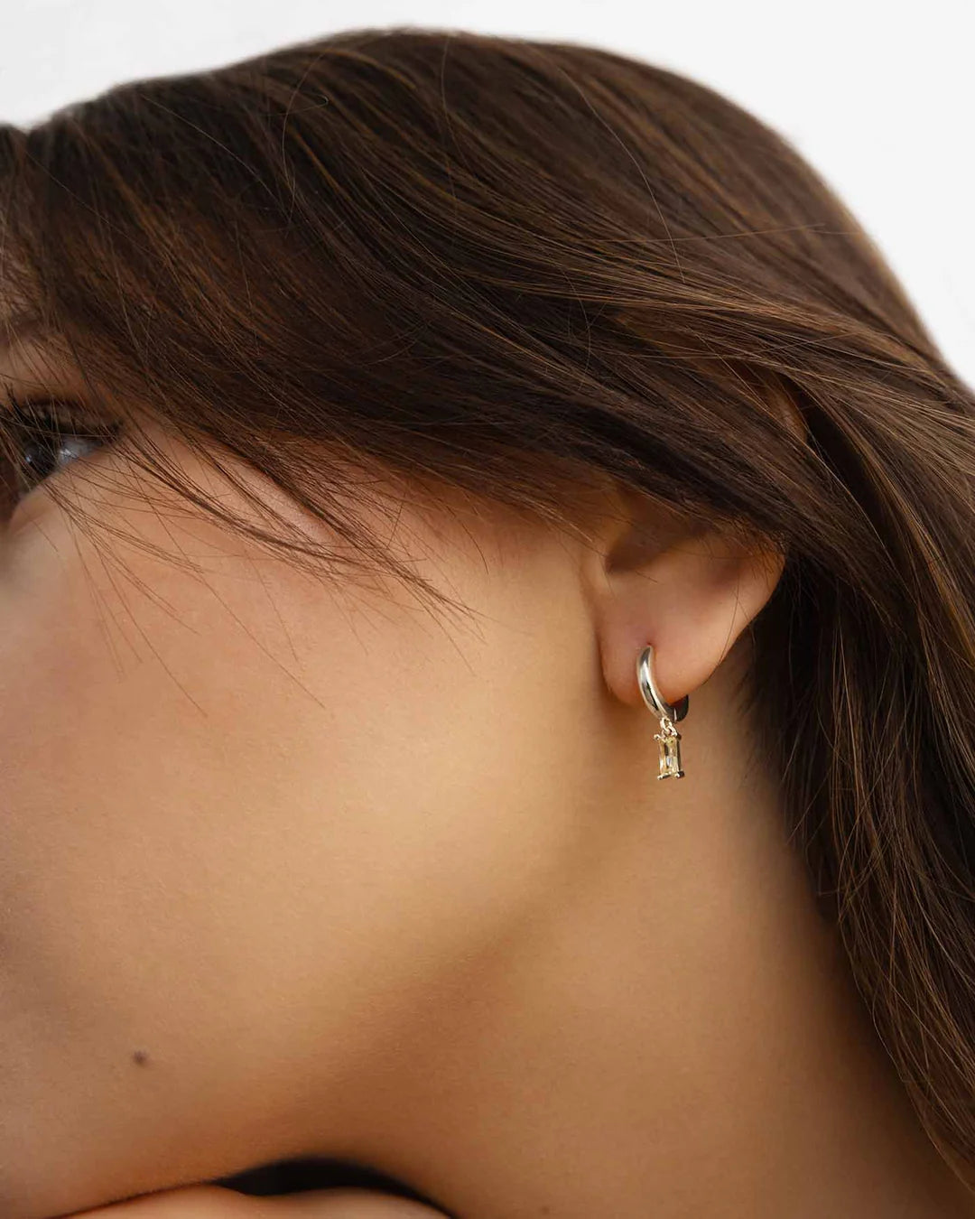 Amabile Jewels | Orecchino Hoop Baguette