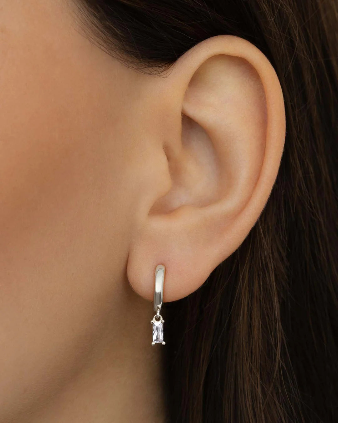 Amabile Jewels | Orecchino Hoop Baguette