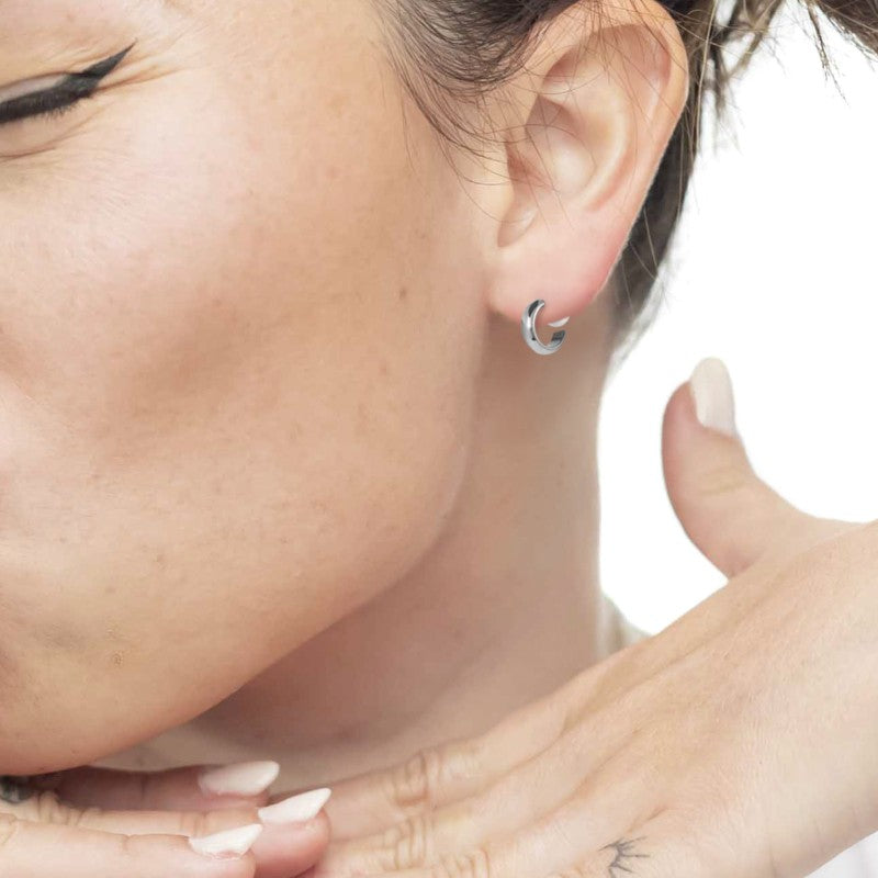 Marlù | Orecchino a lobo a cerchietto 1,5 cm con chiusura perla