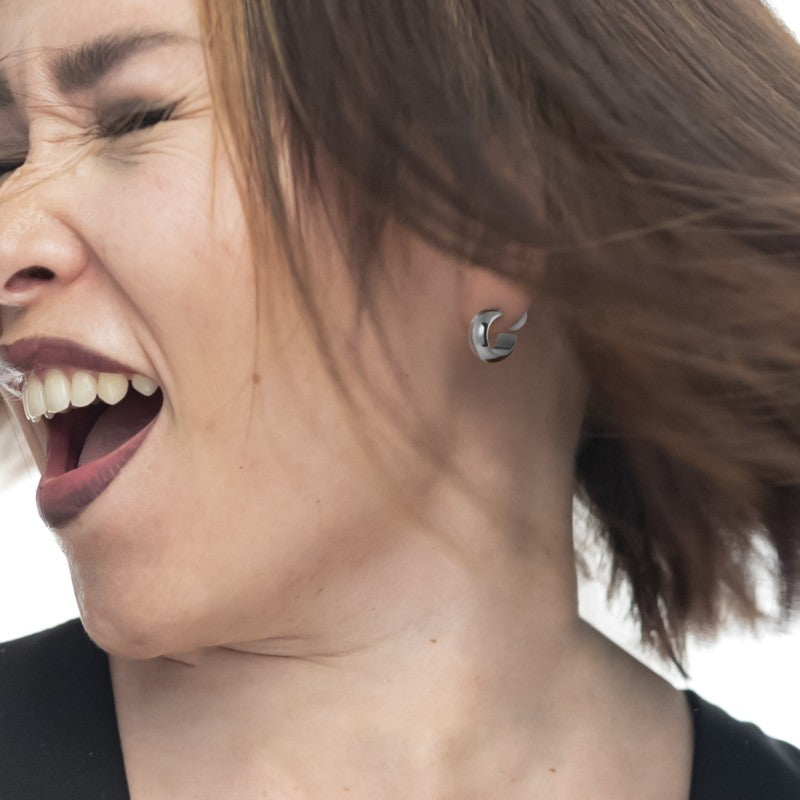 Marlù | Orecchino a lobo a cerchietto 1,8 cm con chiusura perla