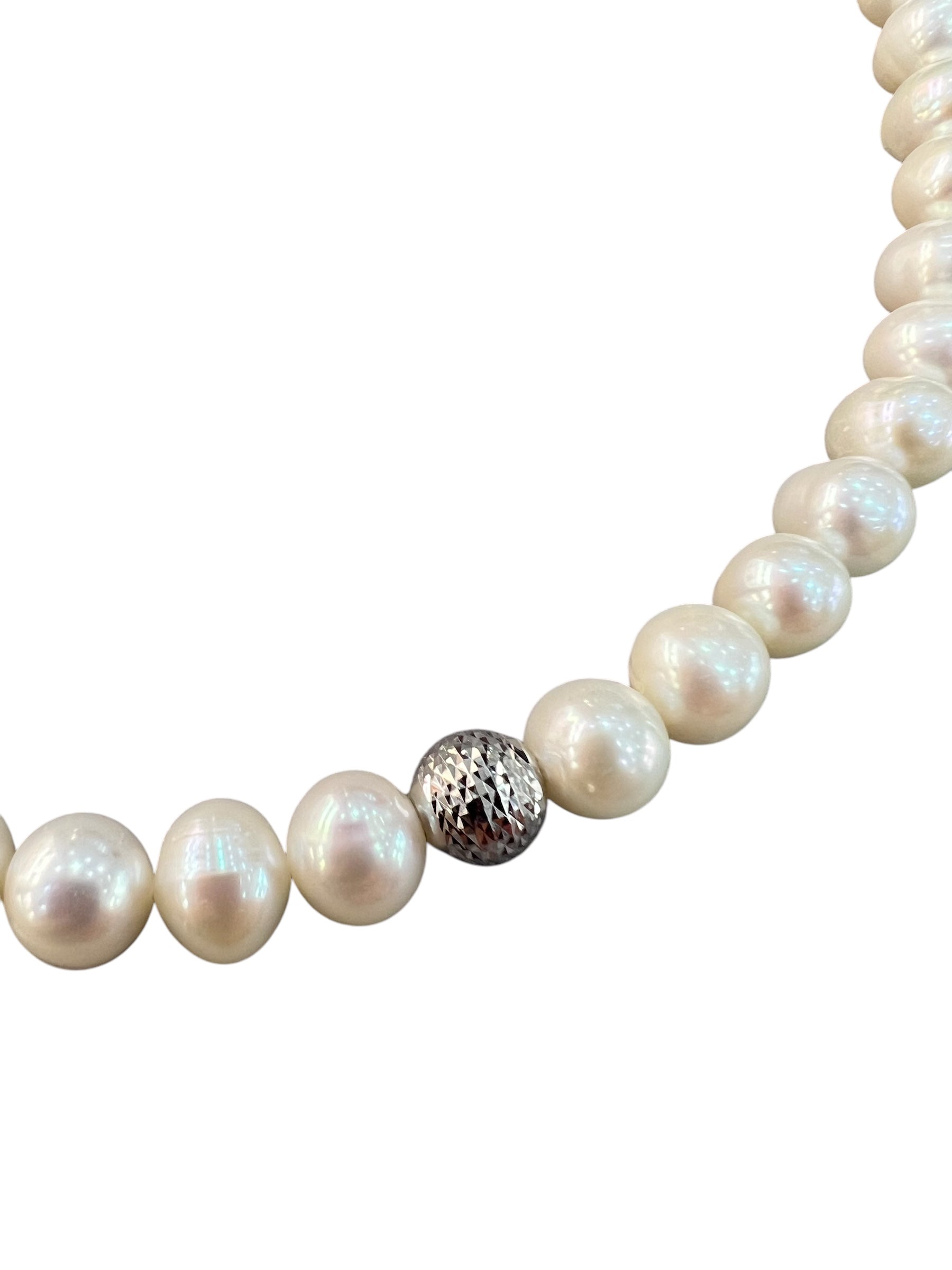 Ellegi Gioielli | Collana di perle con sfera in oro bianco disco ball