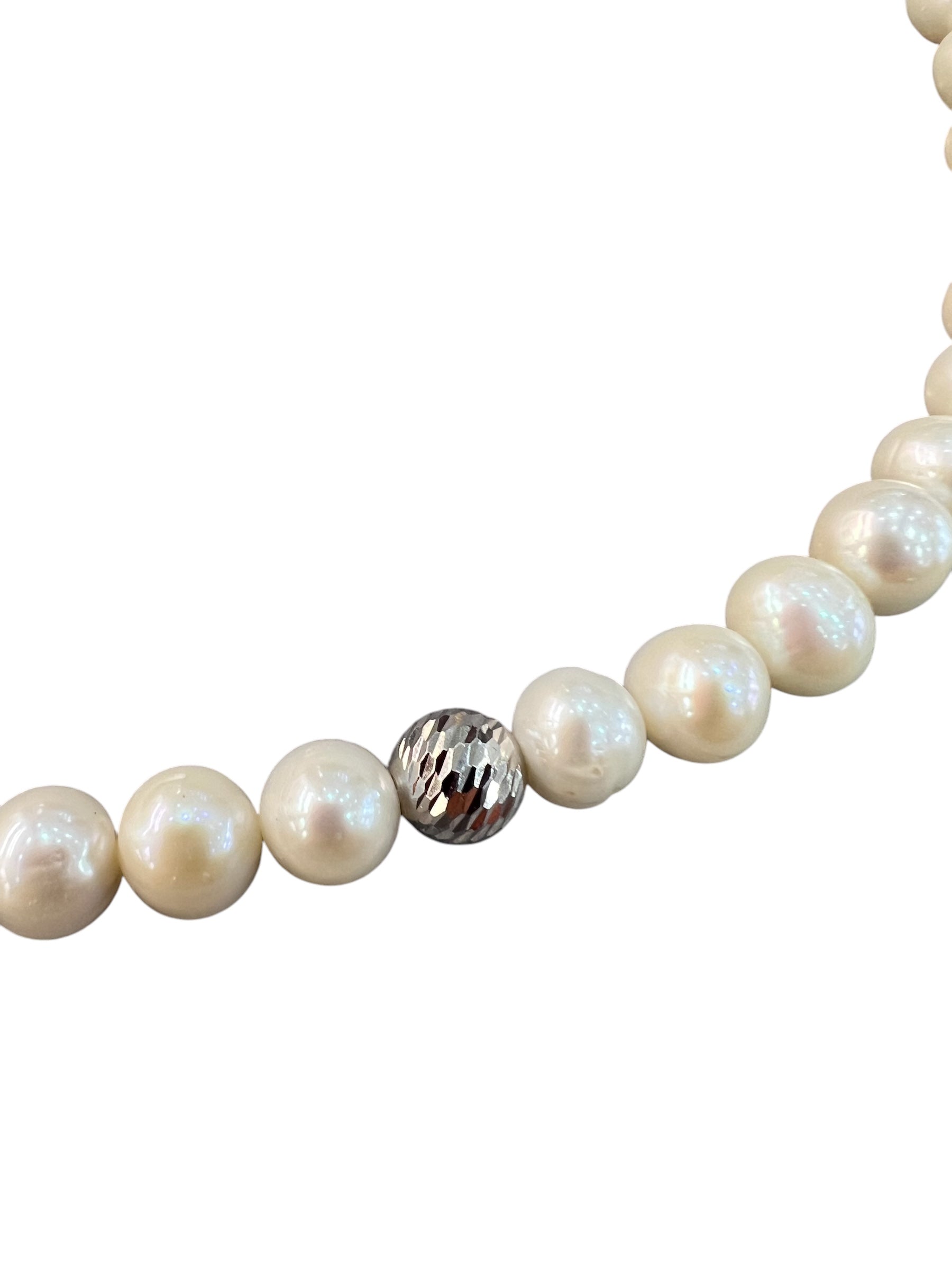 Ellegi Gioielli | Collana di perle con sfera in oro bianco sfaccettata