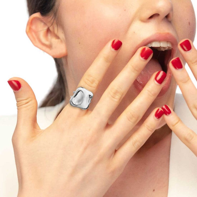 Marlù | Anello doppia fascia con quadrato irregolare martellato