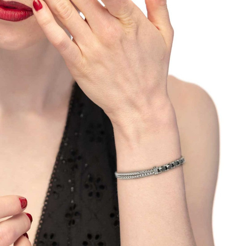 Marlù | Bracciale catena fishbone doppia e catena con elementi in ceramica sfaccettata nera lucida