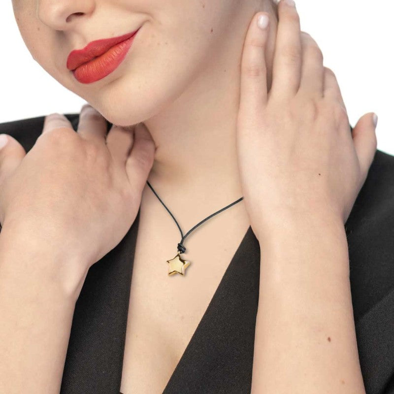 Collana con Ciondolo a Forma di Stella a Cinque Punte, Croce, Manubrio, Bottone Nascosto, Tirapugni in Ottone - Gioiello Decorativo per Maglioni Collana con Ciondolo a Forma di Stella a Cinque Punte, Croce, Manubrio, Bottone Nascosto, Tirapugni in Ottone - Gioiello Decorativo per Maglioni