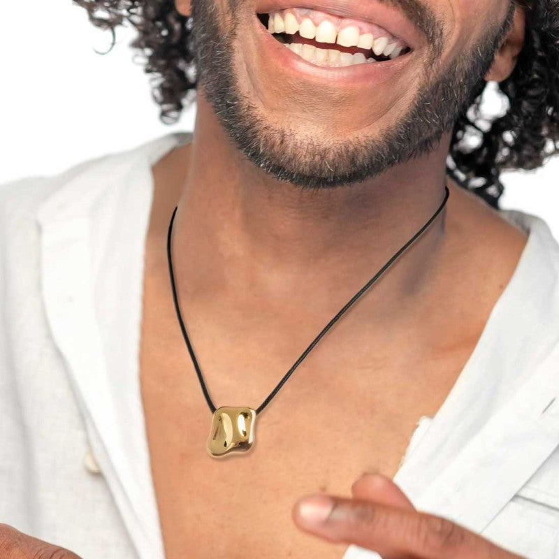 Marlù| Collana cordino con pendente quadrato irregolare martellato