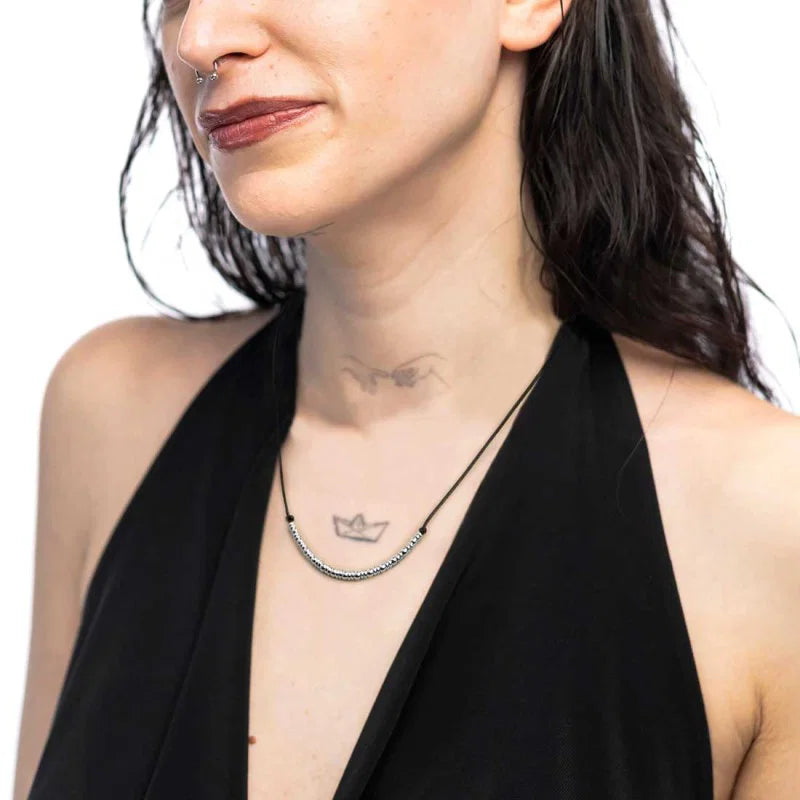 Marlù | Collana cordino con sfere e rondelle al centro