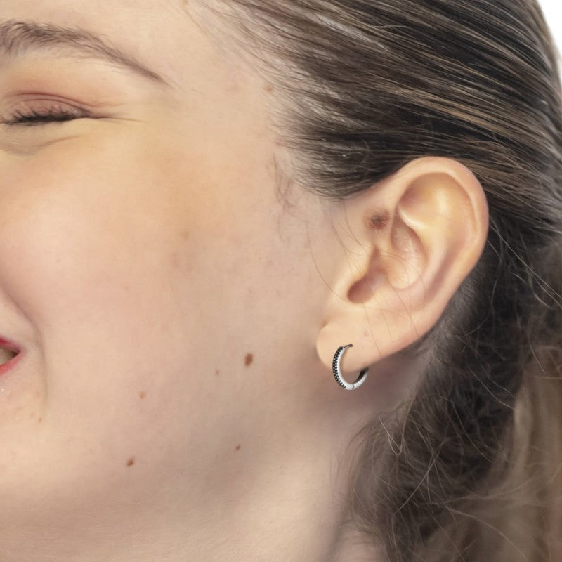 Marlù |Orecchino a cerchio 1,5 cm trama puntinata in black oil opaco