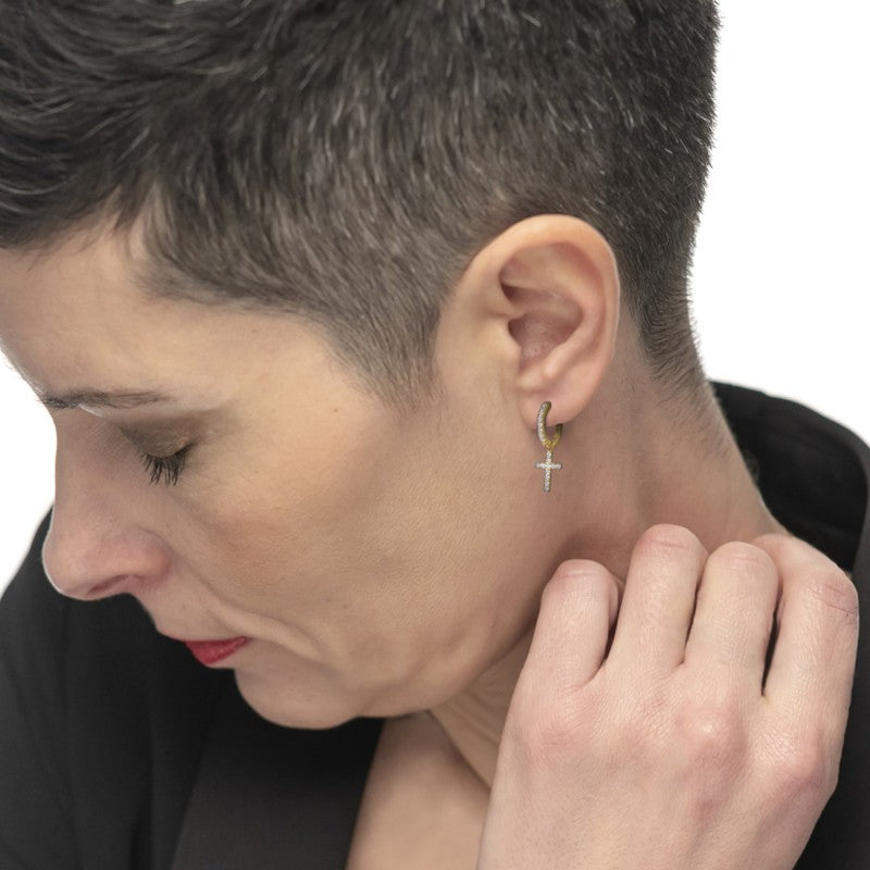 Marlù | Orecchino a cerchio con zirconi con croce pendente con zirconi