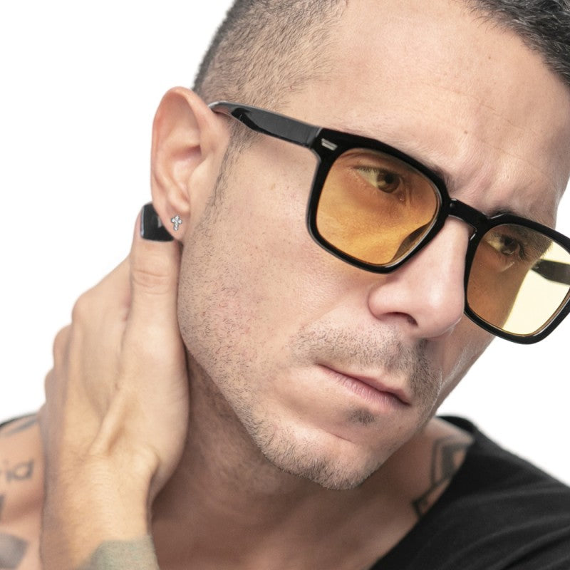 Marlù | Orecchino a lobo con croce pendente con zirconi