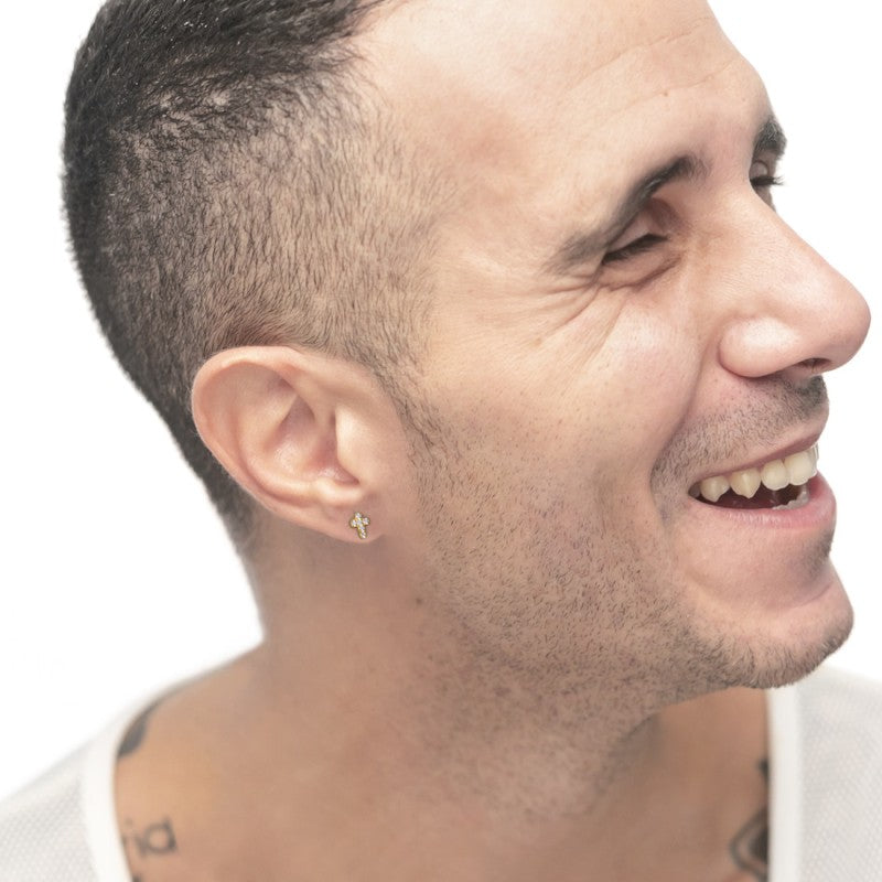 Marlù | Orecchino a lobo con croce pendente con zirconi